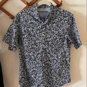 Banana Republic Short Sleeve Button Down